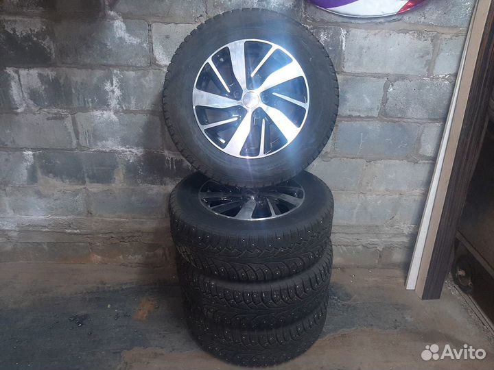 Продам комплект колес