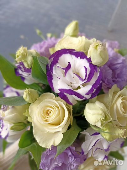 Лиловый букет невесты