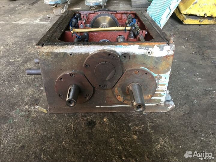 Автоматическая коробка скоростей/подач станка