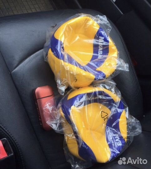 3 волейбольных Mikasa v200w новые