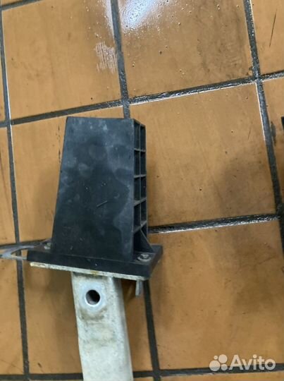 Citroen c4 grand picasso кронштейн передней балки