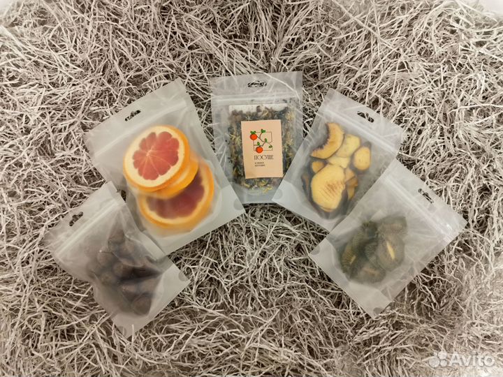 Подарочный набор орехов и сухофруктов 