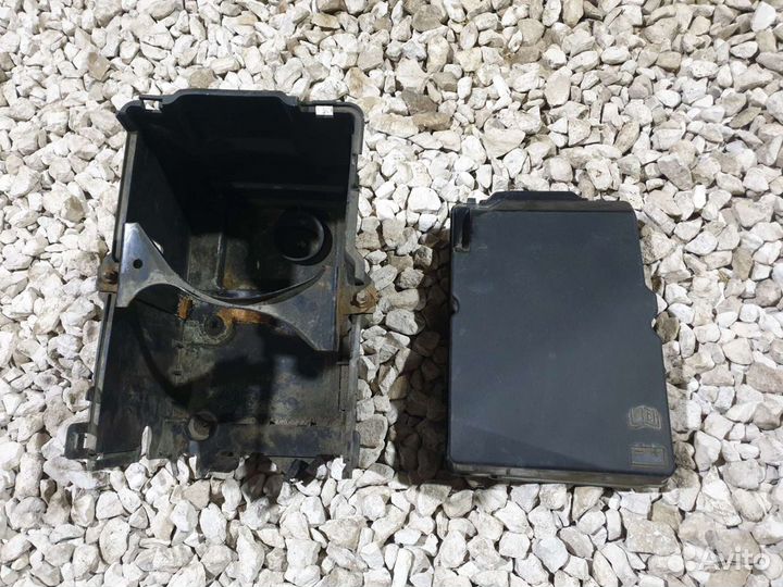 Корпус акб Mazda 3 BL