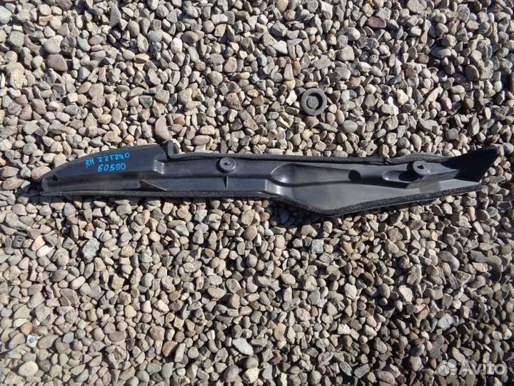 Пыльник крыла передний правый Toyota Premio ZZT240