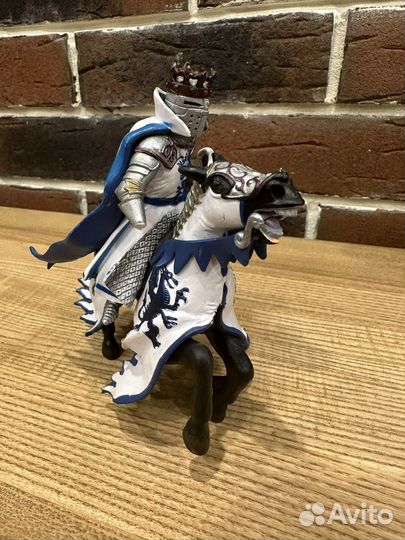 Наборы фигурок рыцарь средневековья на лошади Papo