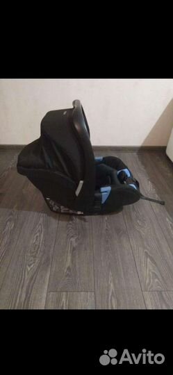 Два кресла Recaro + база от 0 до 4 лет