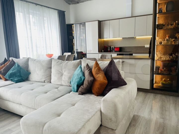 Дом 175 м² на участке 4,6 сот.