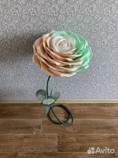 Ростовой цветок