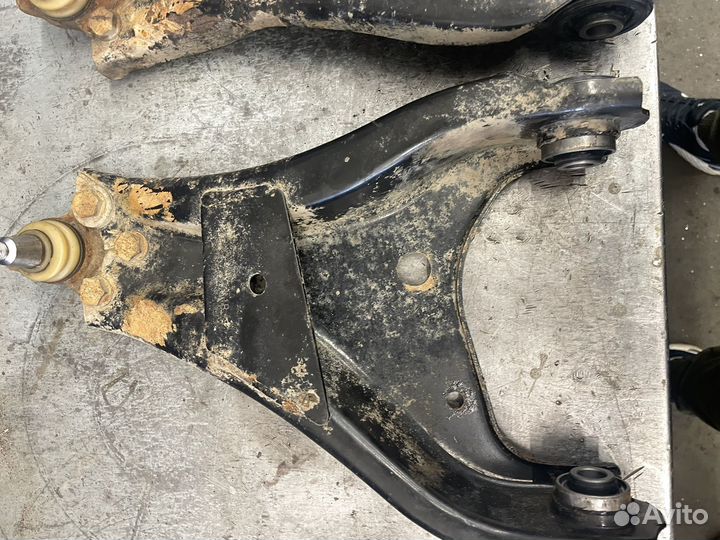 Рычаги передние на Renault duster