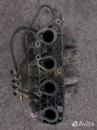 Коллектор впускной Renault Logan LM05 K4M 2008