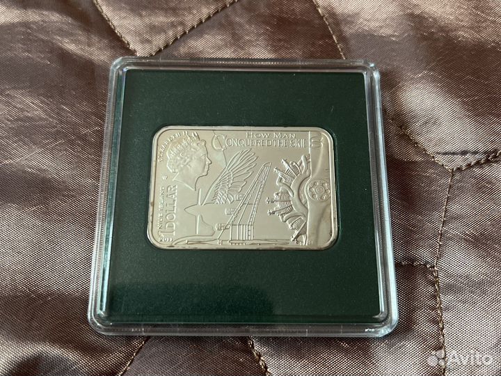 Серебрянный доллар 2011 с сертификатом