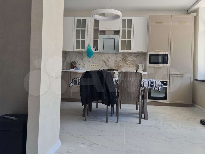 3-к. квартира, 88 м², 1/3 эт.