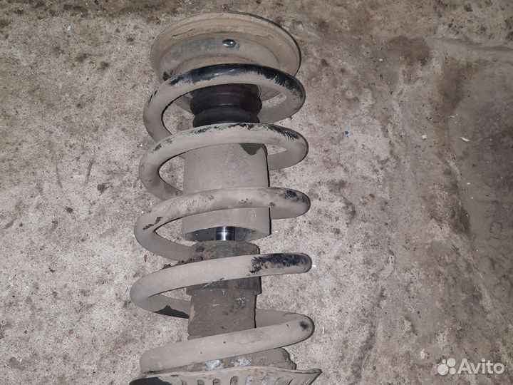 Передняя правая стойка audi a6 c5