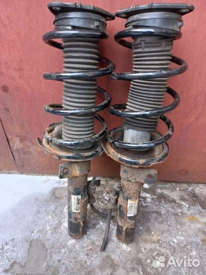 Стойки передние Форд Фокус 2