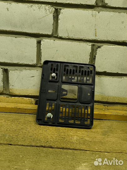 Номерная рамка на мотоцикл