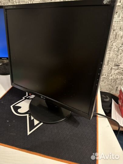 Монитор LG flatron l1933s