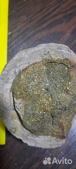 Камни оникс яшма диорит пирит мигматит