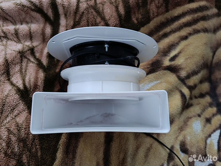 Встраиваемый пылесос для маникюра