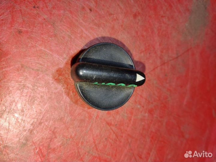 Тумблер отопителя Audi 100 седан 2.8 AAH 1993