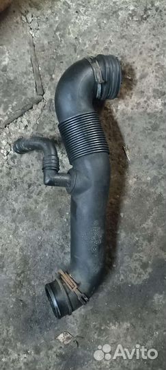 Патрубок воздушного фильтра vw transporter t5 1.9