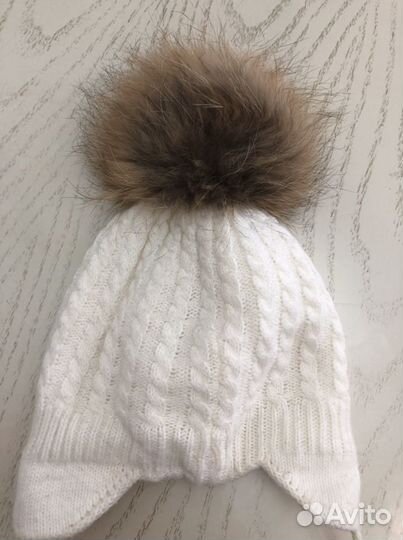 Комплект шапка с песцовым бубоном и шарф на 2 года