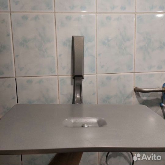 Полка настенная, под телевизор подвесная