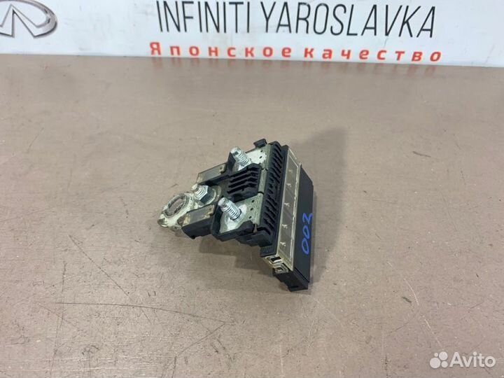 Плюсовая клемма передняя Infiniti Q50 V37 VR30ddtt