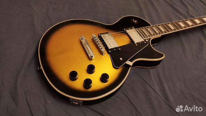 Реплика Gibson Les Paul Custom gold-burst