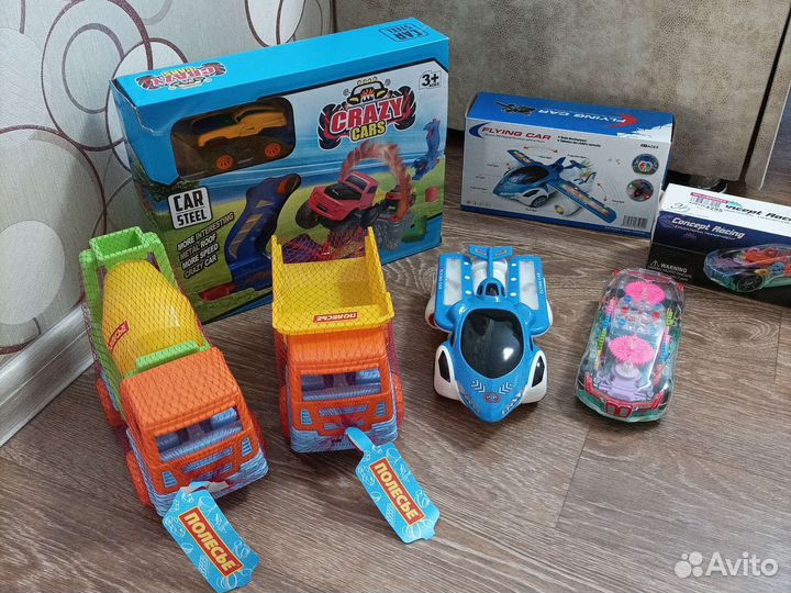 Самолёт, трактор,бетоновоз, самосвал, машинок