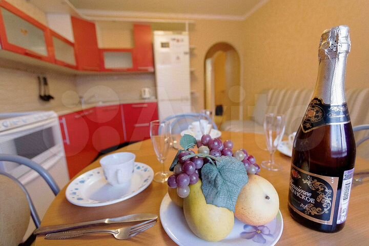 2-к. квартира, 80 м², 1/10 эт.