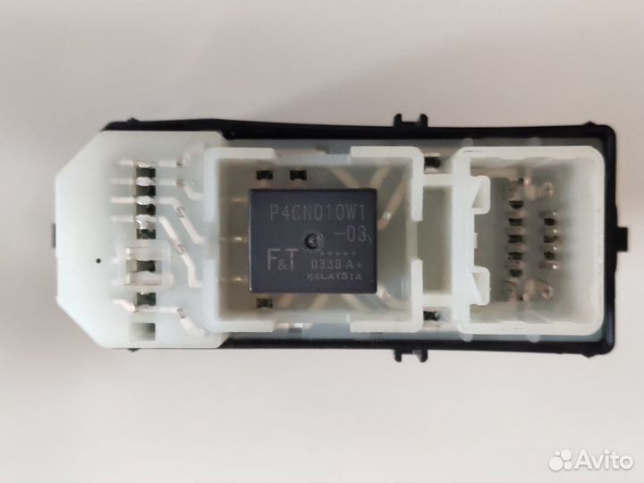 Кнопка стеклоподъемника Toyota