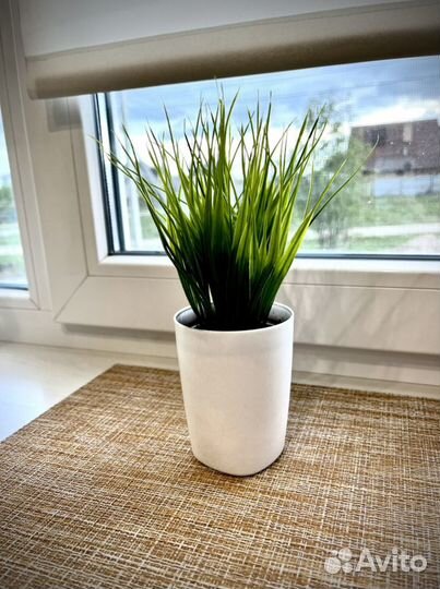 Травка искусственная в горшке