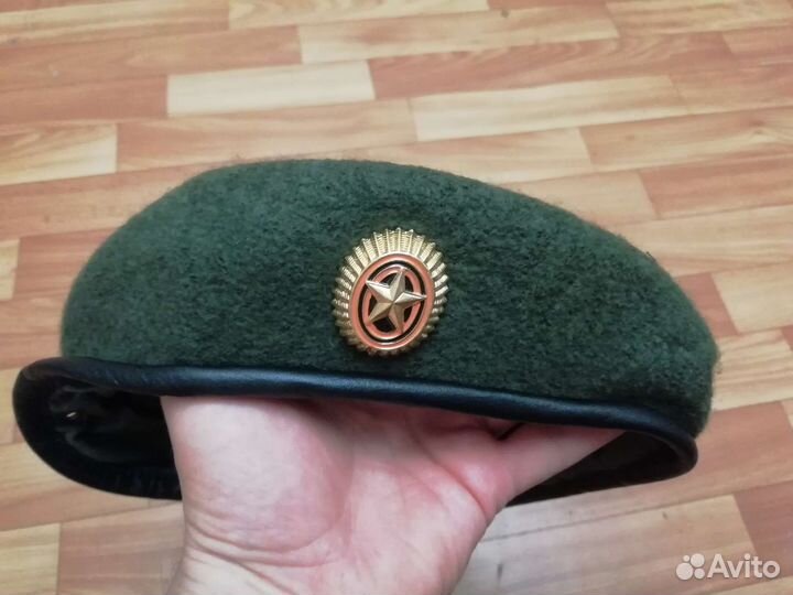 Берет шерстяной защитного цвета