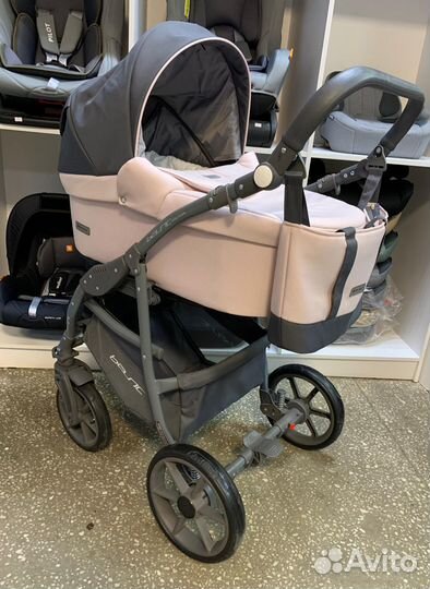 Коляска 2 в 1 Riko Basic Bella Pastel перламутровы