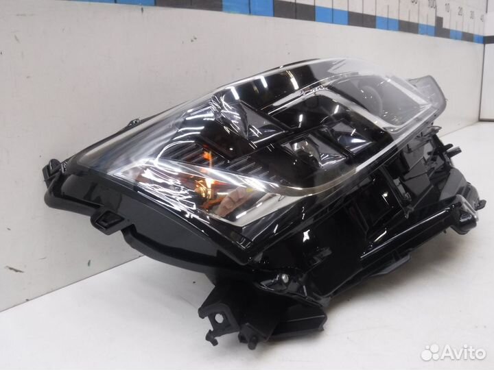 Фара правая Lexus IS200t/IS250/IS300/IS300h/IS350