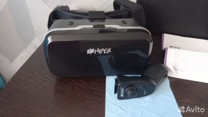Очки виртуальной реальности с пультом