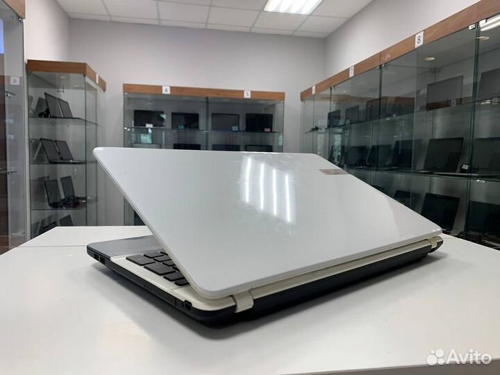 Ноутбук Packard Bell (AMD A6/4gb ram/6520G/500gb)