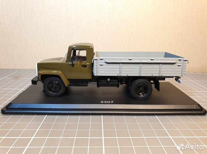 Газ-3307 бортовой двигатель змз-513 хаки-серый SSM