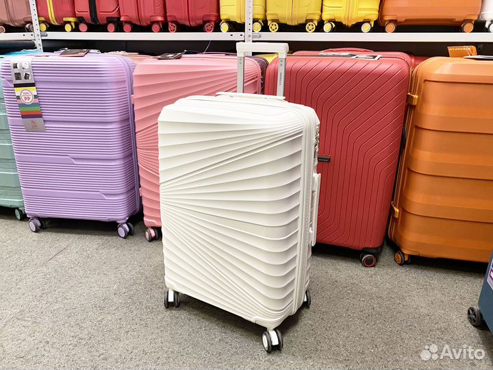 Чемодан средний