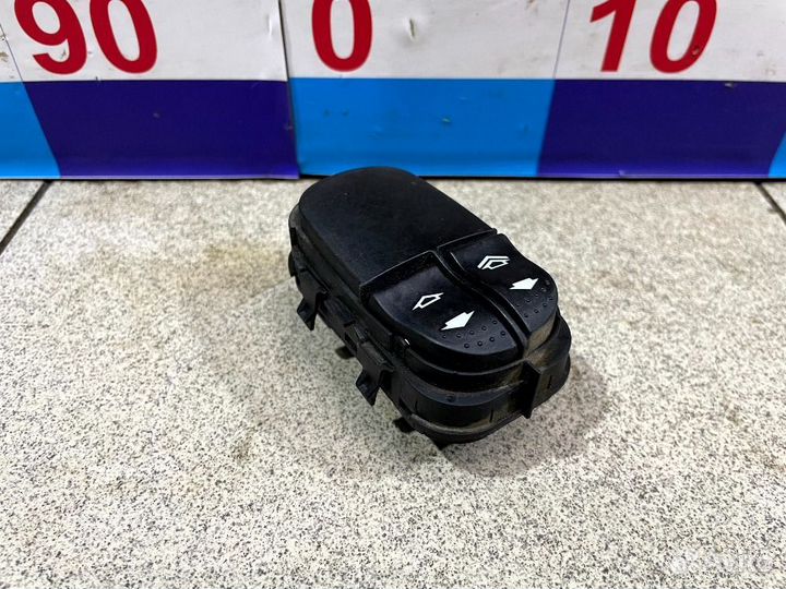 Блок управления стеклоподъемниками Ford Focus I