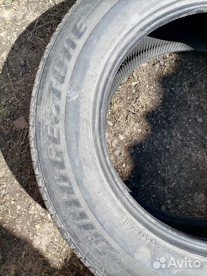 Bridgestone Dueler H/P 215/65 R16