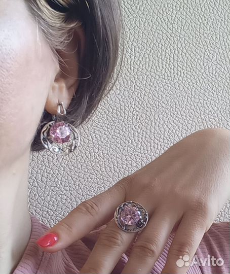 Набор серьги и кольцо с розовыми цирконами