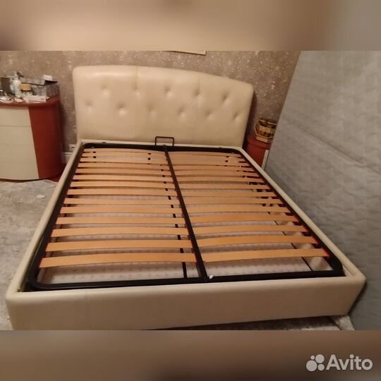 Кровать 180х200 и матрас 170х195х26