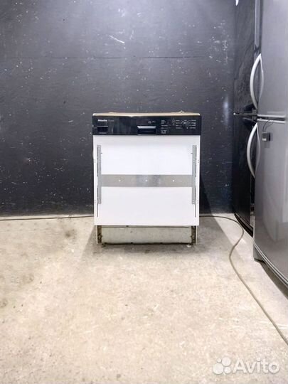 Посудомоечная машина встраиваемая Miele Германия