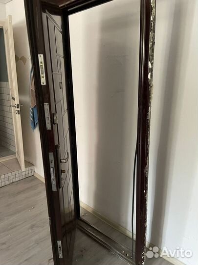 Металлическая дверь бу