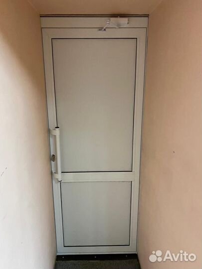 Дверь алюминиевая в офис от производителя