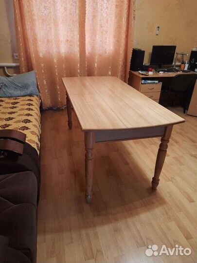 Кухонный стол