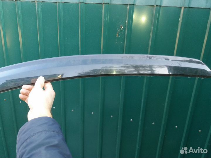 Продам ветровик на ниссан ноут