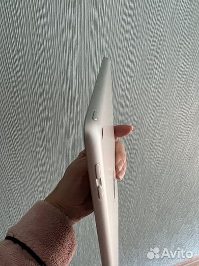 Планшет Apple iPad Wi-Fi 32Gb Серебро