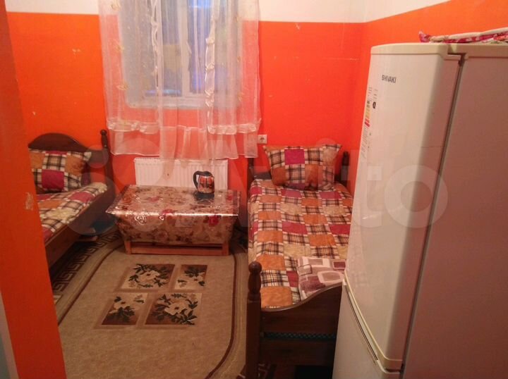 Комната 45 м² в 2-к., 1/3 эт.